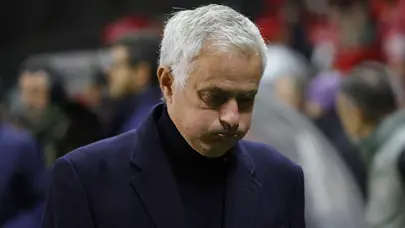 Benfica çatırdadı, büyük deprem: Mourinho gece yarısı kararı bizzat duyurdu