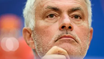 Jose Mourinho'nun son bombası Beşiktaş'tan, haftalardır beklediği haber geldi: 1.5 yıllık sözleşme Jose Mourinho'nun son bombası Beşiktaş'tan, haftalardır beklediği haber geldi: 1.5 yıllık sözleşme