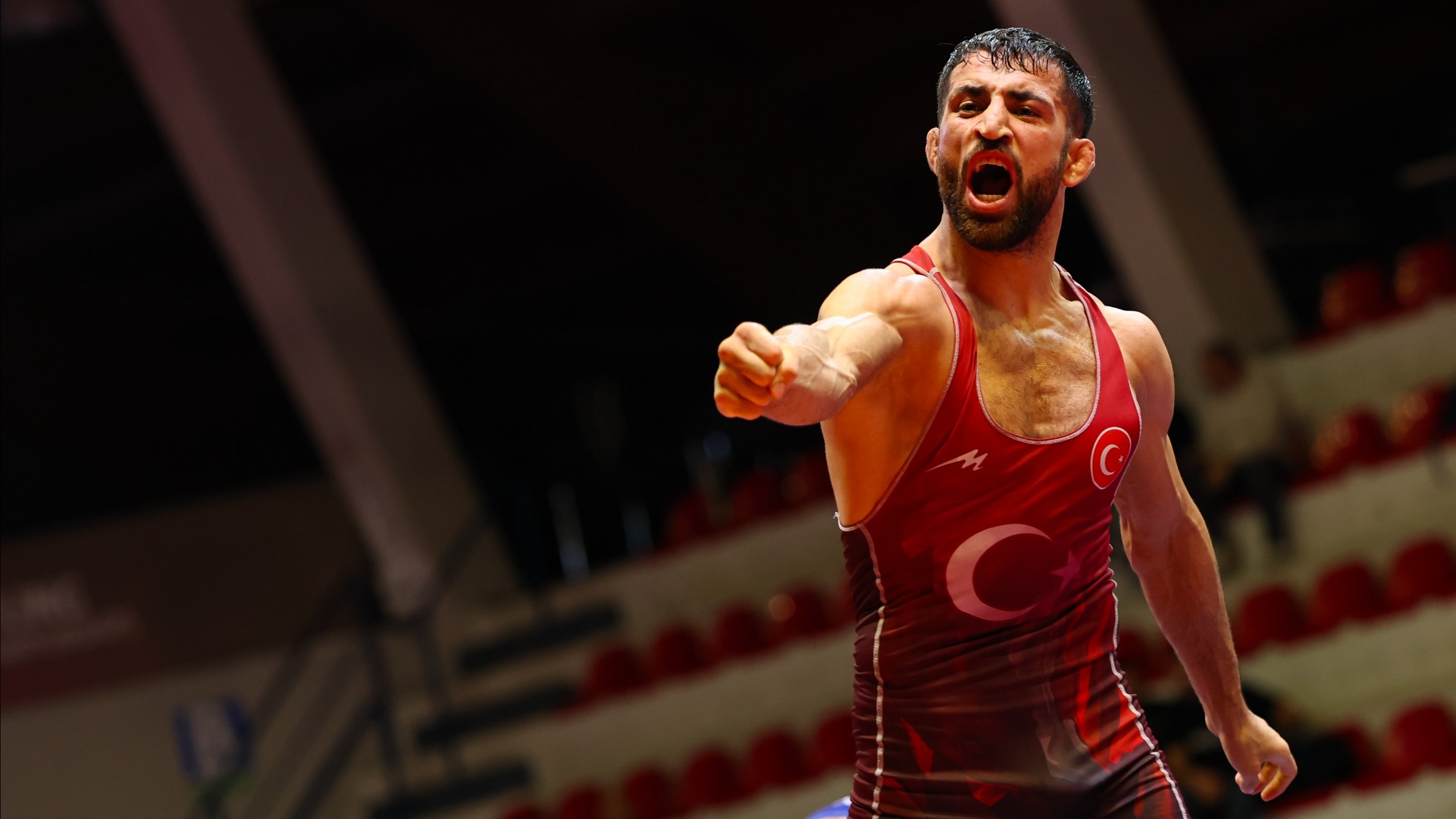 Milli güreşçi Murat Fırat, Avrupa Şampiyonası'nda finale çıktı