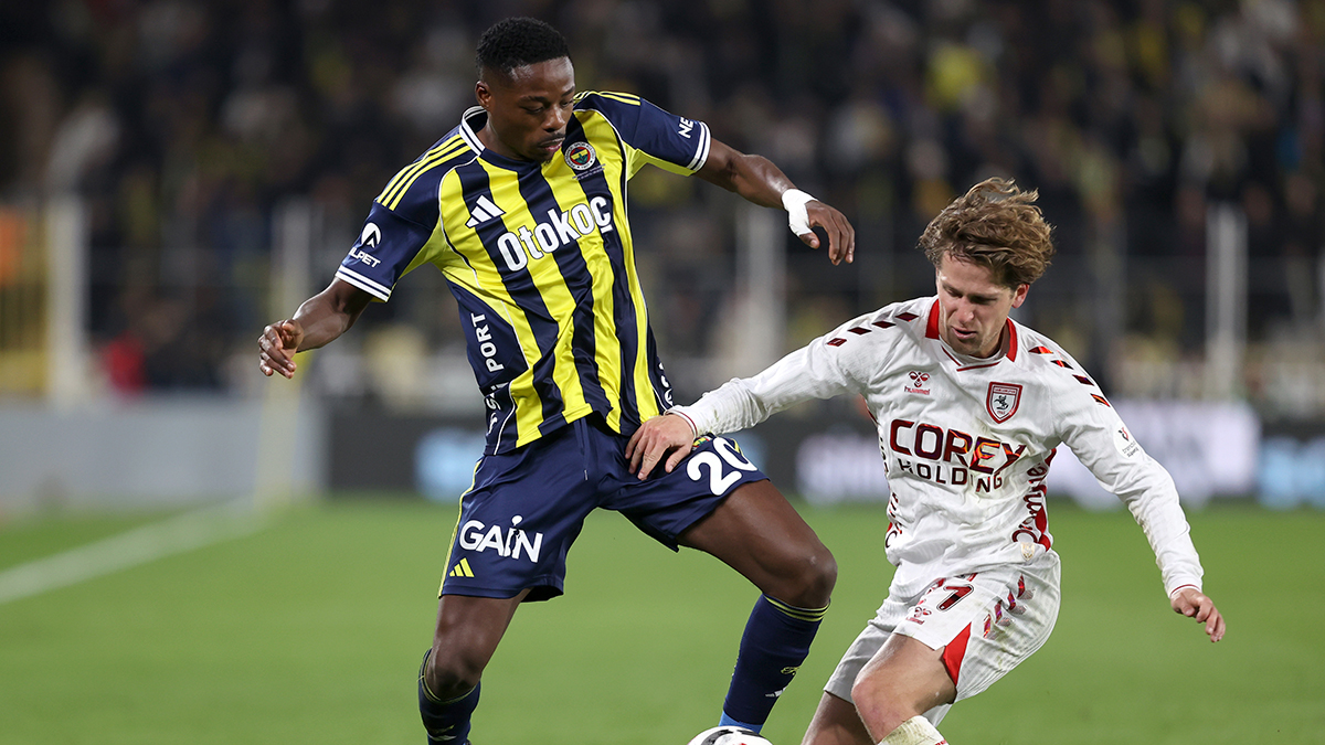 47' Tomasson'un Musaba'ya faulünde kart gerekir mi? Deniz Çoban: Tomasson kart görmeden bitirdi. Ne zaman kart gösterecek. Maçın başından beri çaldınız. Nasıl çözemezsin. Bahattin Duran: Sadece pozisyon olarak bakarsan faul ama... Bülent Yıldırım: Aynı oyuncu, aynı oyuncuya sürekli faul yaptı.