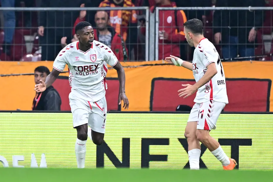 5 gollü nefes kesen maç: Galatasaray, Osimhen'in son dakika golüyle kazandı - 4