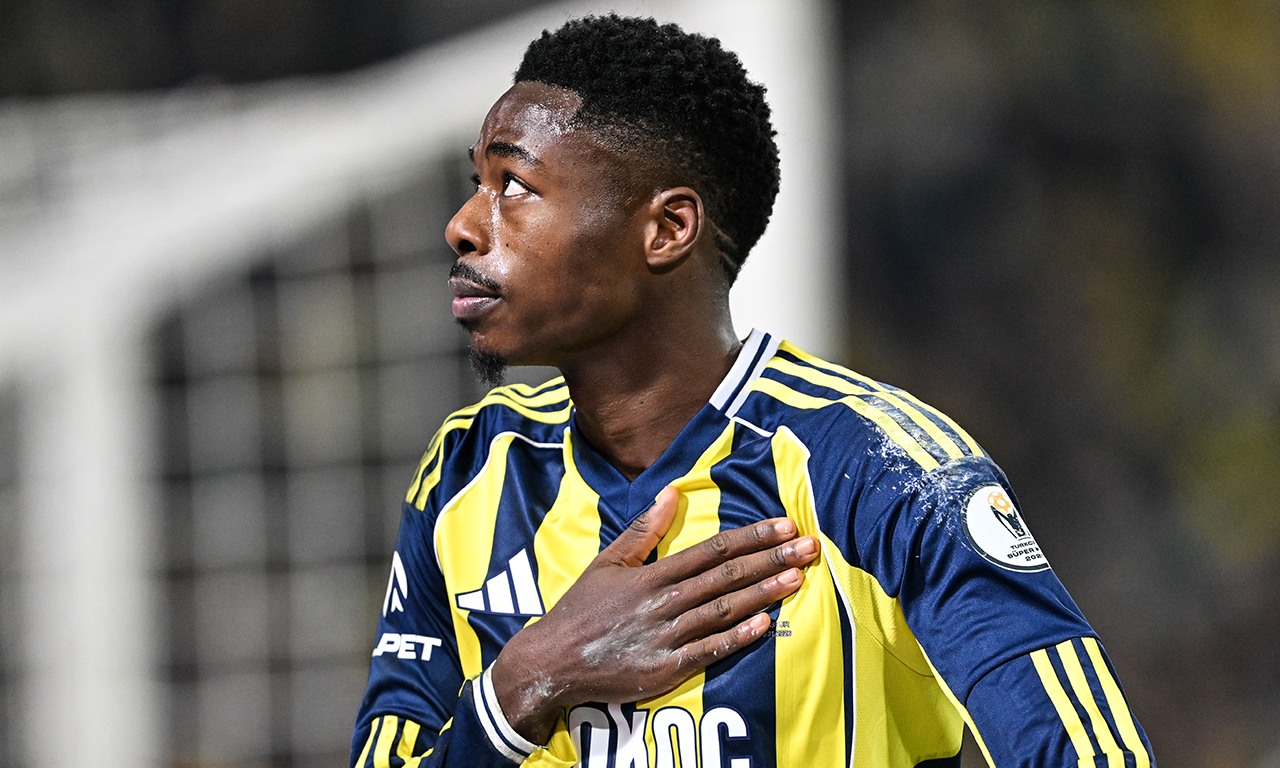 Musaba'nın maç sonu paylaşımı alev alev yaktı: Ferdi Kadıoğlu'nun tek emojili yorumuna bombardıman var