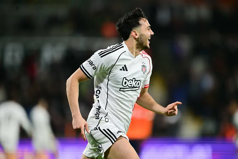 "Ersin Destanoğlu'na dua etsinler" | Spor yazarları Beşiktaş için ne dedi? - 6 "Ersin Destanoğlu'na dua etsinler" | Spor yazarları Beşiktaş için ne dedi? - 6