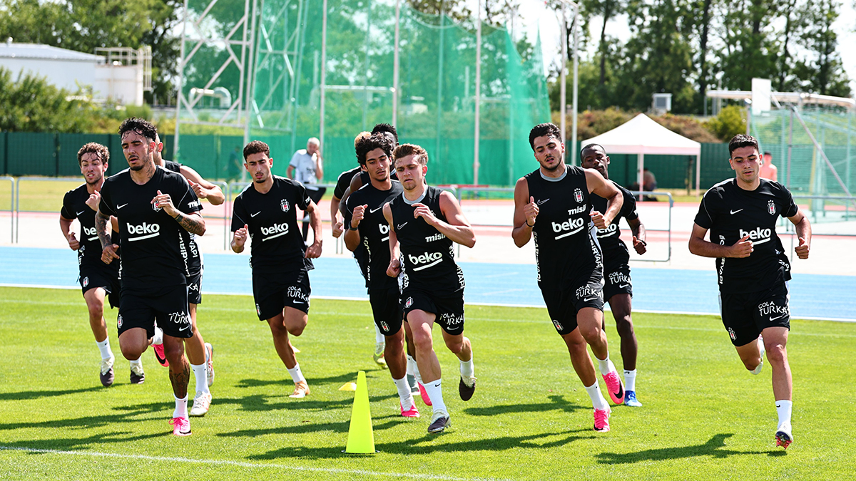 Beşiktaş'ın golcüsü ayrılık ateşini yaktı! Semih Kılıçsoy'u örnek gösterdi