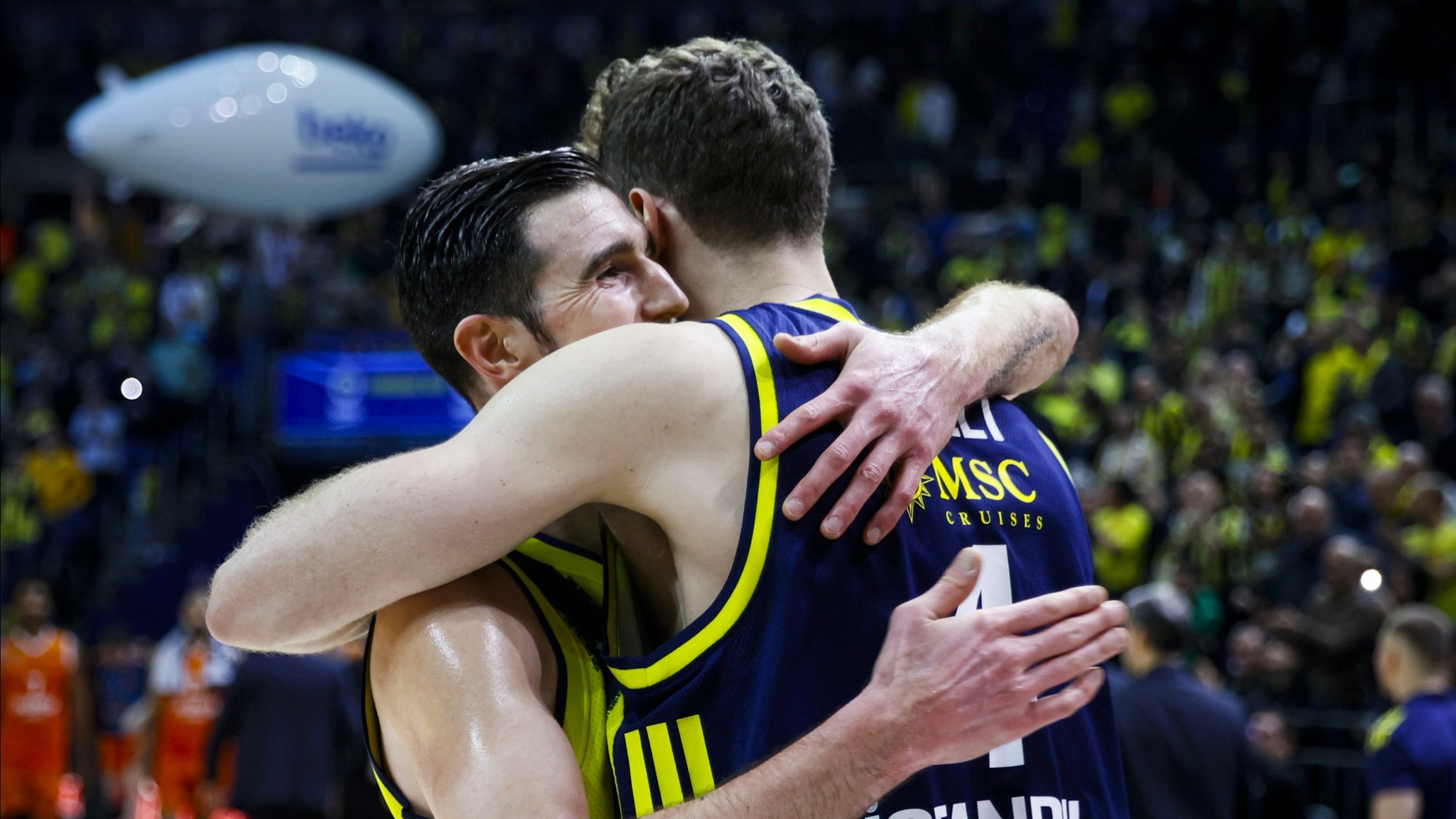 Fenerbahçe Beko, 15. galibiyetini İtalya deplasmanında aldı