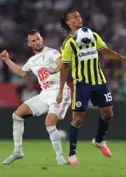 Ake partnerini övgüye boğduAke partnerini övgüye boğdu