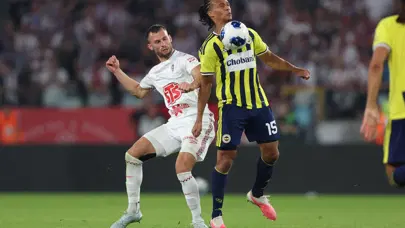 Nathan Ake takım arkadaşını övgüye boğdu: "Üst seviye, zeki, topla iyi, harika bir futbolcu"