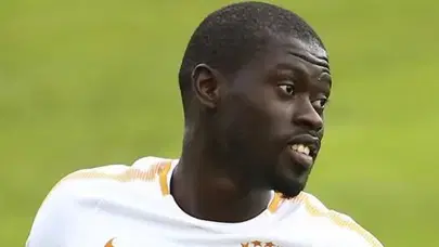 Galatasaray ve Trabzonspor'da oynadı, yeni takımını duyan şaşıp kaldı! Ndiaye'yi resmen duyurdular Galatasaray ve Trabzonspor'da oynadı, yeni takımını duyan şaşıp kaldı! Ndiaye'yi resmen duyurdular