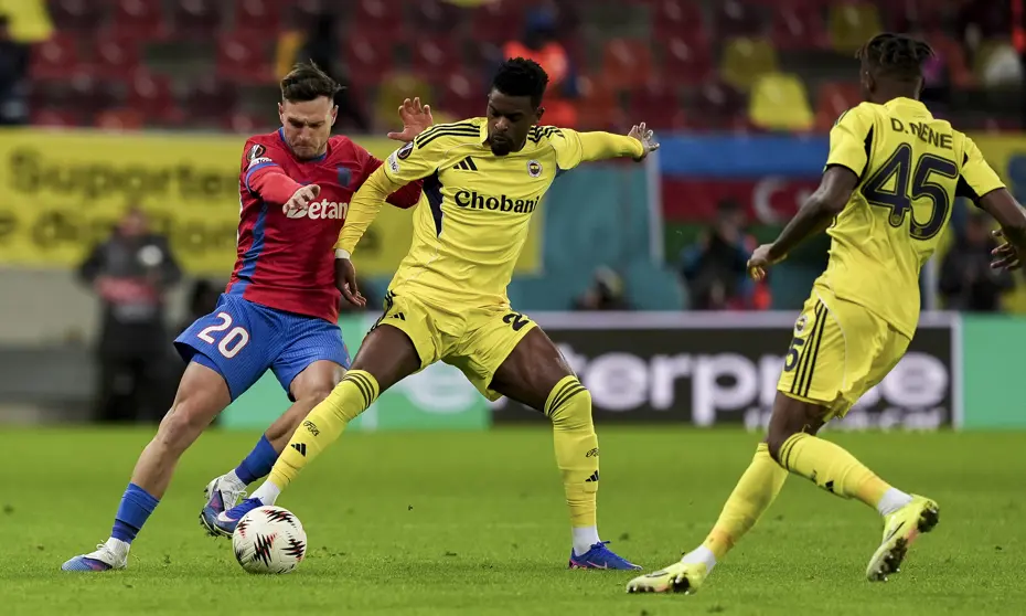 "Lig grubunun en perişan takımına teslim oldular" | Spor yazarları Fenerbahçe için ne dedi? - 2 "Lig grubunun en perişan takımına teslim oldular" | Spor yazarları Fenerbahçe için ne dedi? - 2