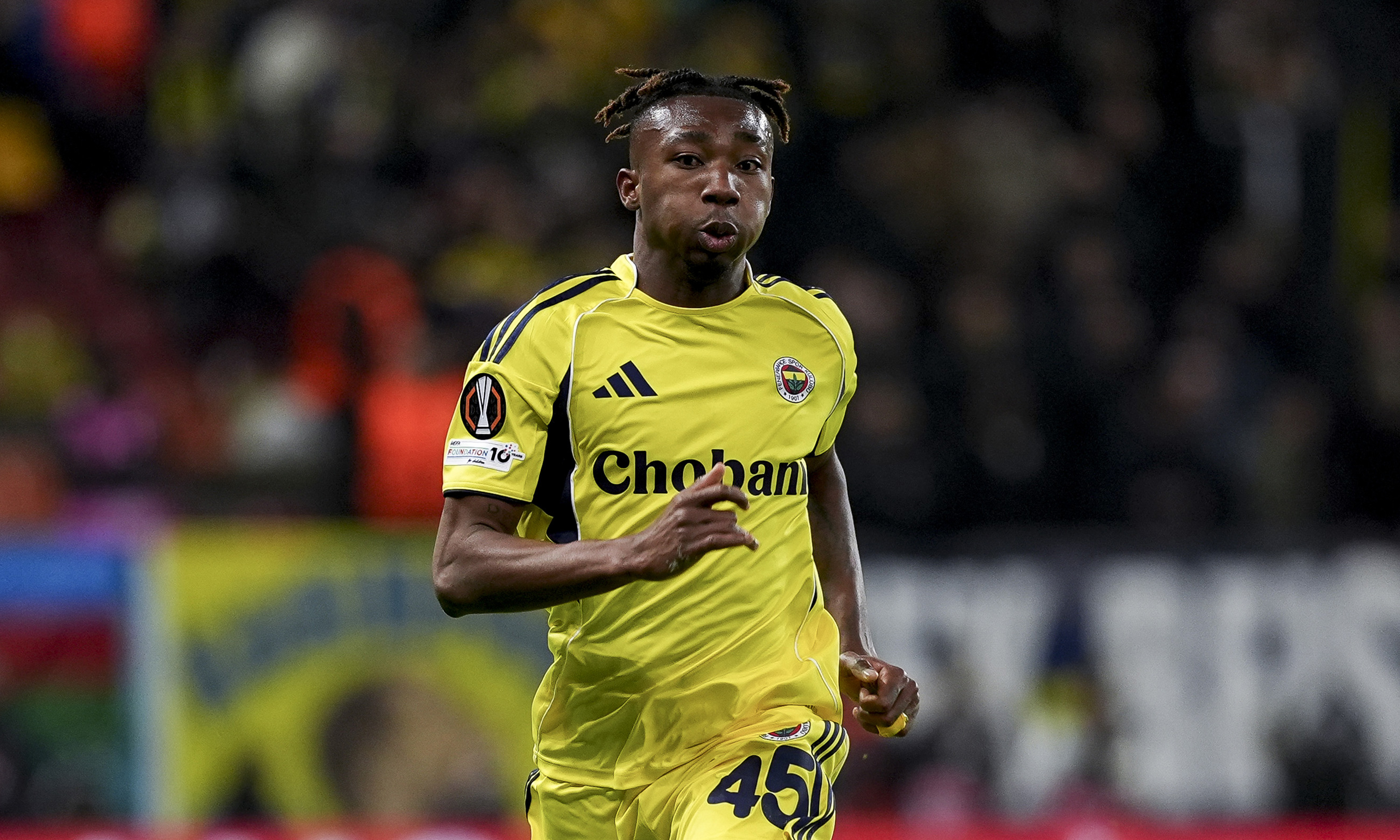 Kısa süre içerisinde birçok futbolcusu sakatlanan Fenerbahçe'de Dorgeles Nene de Nottingham Forest maçında sakatlık yaşamıştı.