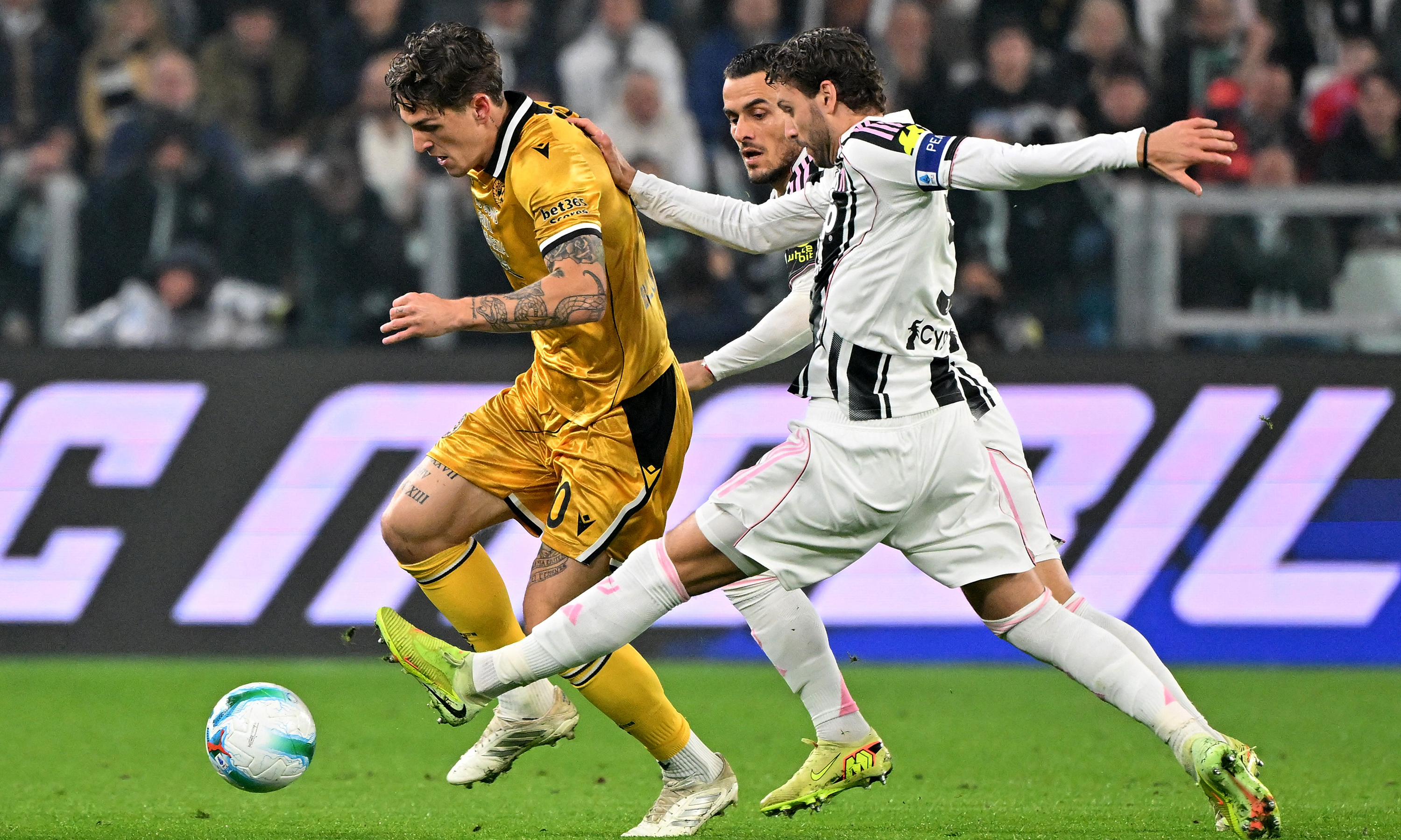 Galatasaray'ın geçtiğimiz yaz transfer döneminde Udinese'ye kiraladığı Nicolo Zaniolo, İtalyan takımındaki geleceği ve İtalya Milli Takımı ile 2026 Dünya Kupası'nda oynama hedefinden bahsetti. \