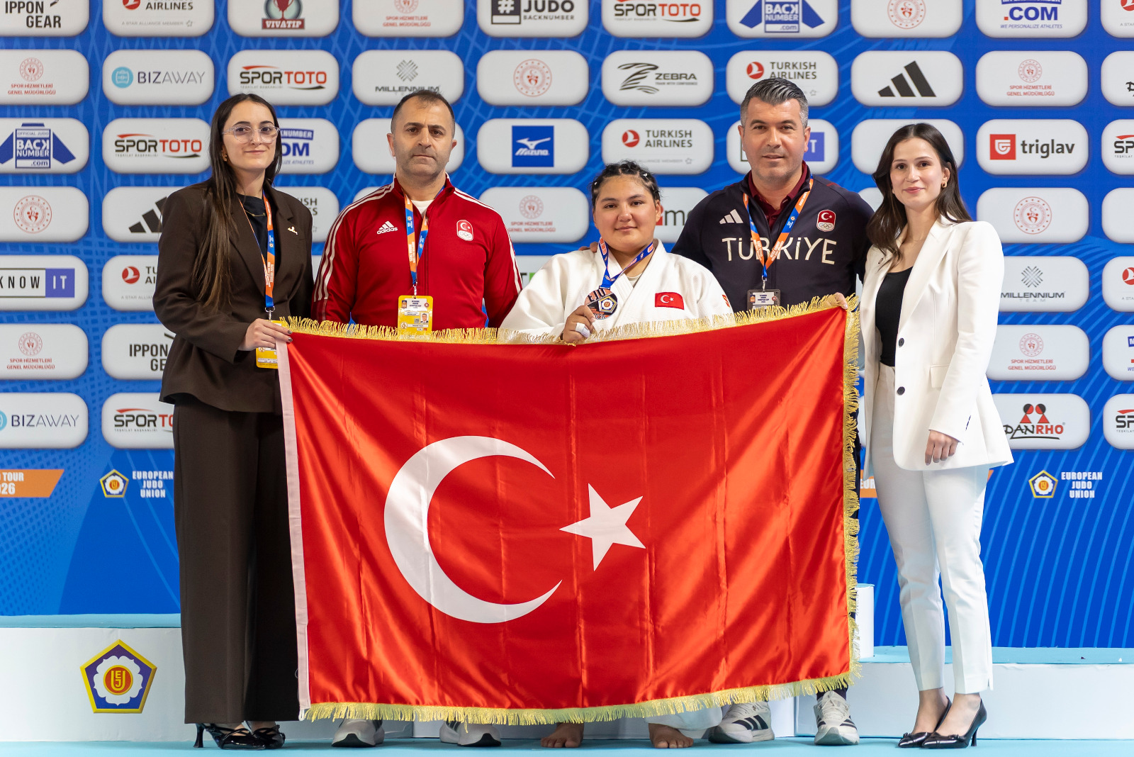 Nisanur Serin'den Gençler Avrupa Kupası'nda gümüş madalya