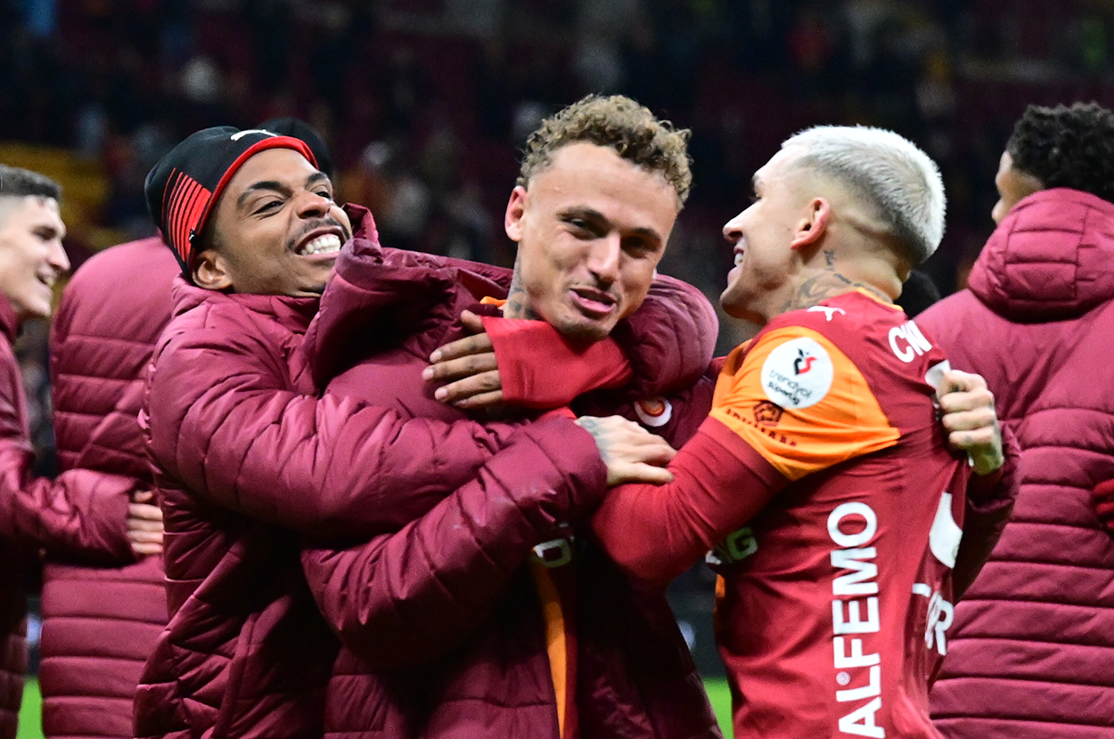 "Şampiyonluk yarışında Galatasaray'a +1 değer katar" | Spor yazarları Galatasaray için ne dedi?
