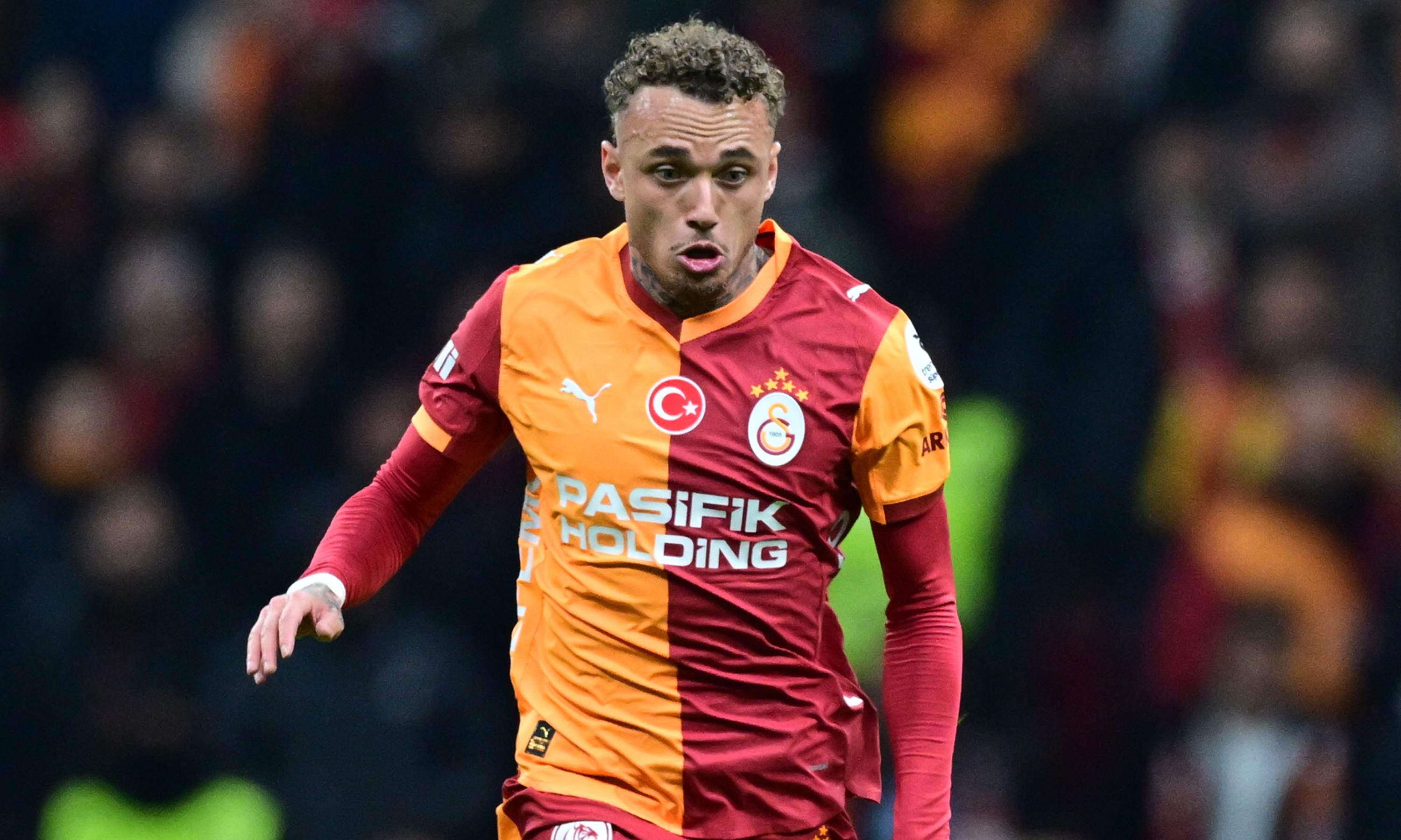 HASAN ŞAŞ'TAN GALATASARAY'IN SOL TARAFINA ELEŞTİRİ Galatasaray'ın solunda oynayan Eren Elmalı, Jakobs ve Noa Lang'ı eleştiren Hasan Şaş, \