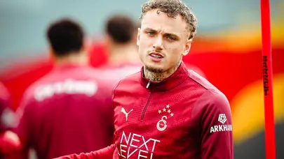 Galatasaray'dan Noa Lang'ın yerine çok konuşulacak transfer! Ligi salladı, 49 maçta tam 43 gole katkı verdi Galatasaray'dan Noa Lang'ın yerine çok konuşulacak transfer! Ligi salladı, 49 maçta tam 43 gole katkı verdi