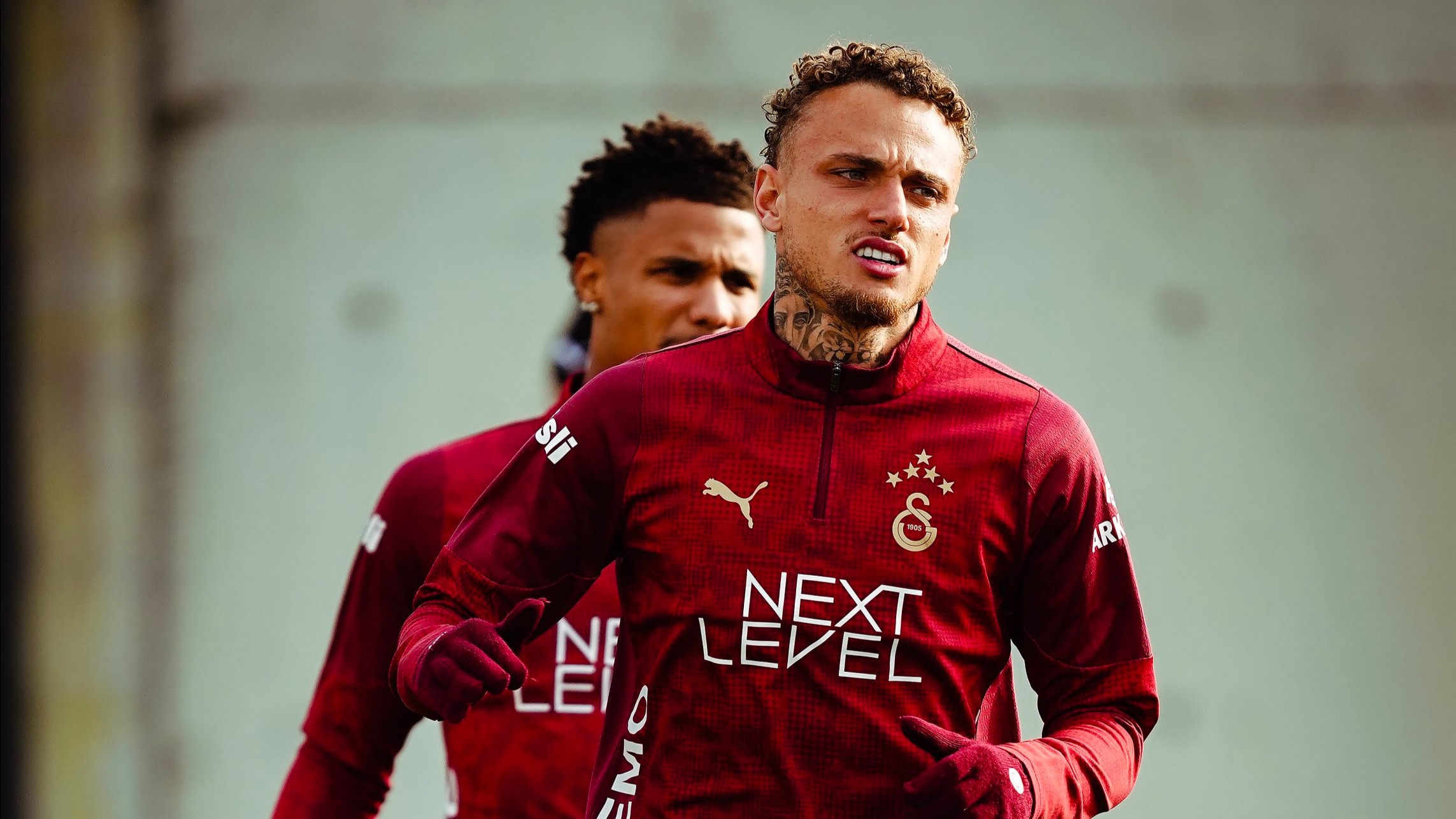 26 yaşındaki futbolcu daha önce Hollanda Milli Takım kadrosunda 15 kez yer almıştı. Lang bu maçlarda 3 gol ve 2 asistle oynadı. Deneyimli kanat, son olarak Hollanda Milli Takımı'nda 17 Kasım 2025'te 2026 Dünya Kupası Elemeleri'ndeki Litvanya maçında oynamıştı.