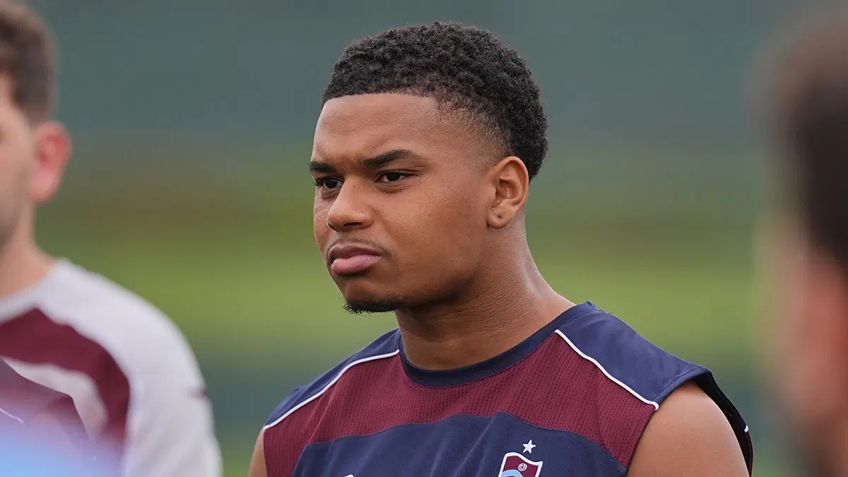 Trabzonspor'un yeni transferi, İsmail Köybaşı'nın jübile maçında sakatlandı