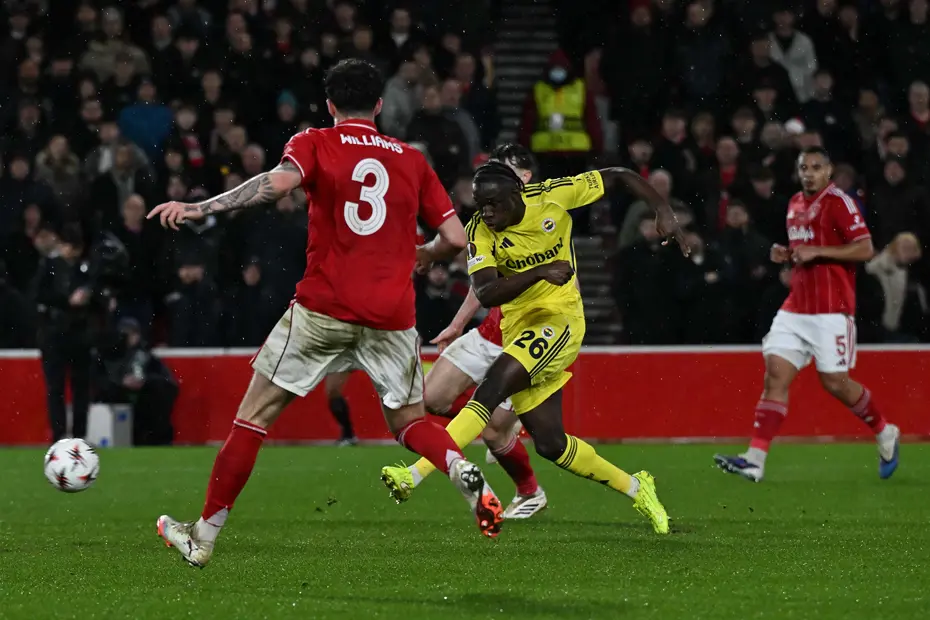 Fenerbahçe'nin Nottingham galibiyeti manşetleri yaktı! İngiliz basınında maçın ardından tek bir gündem var - 2