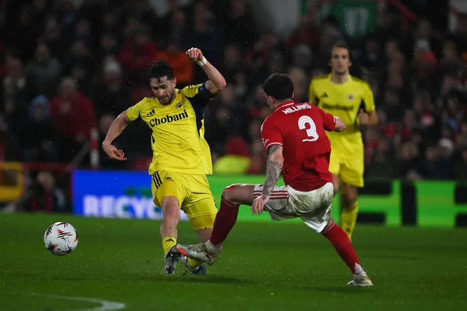 Fenerbahçe'nin Nottingham galibiyeti manşetleri yaktı! İngiliz basınında maçın ardından tek bir gündem var - 4