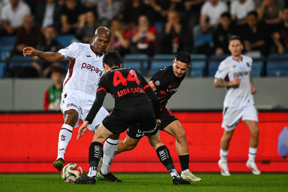 Fırtına'dan geri dönüş: Ernest Muçi Trabzonspor'u uzatmalarda finale taşıdı - 9