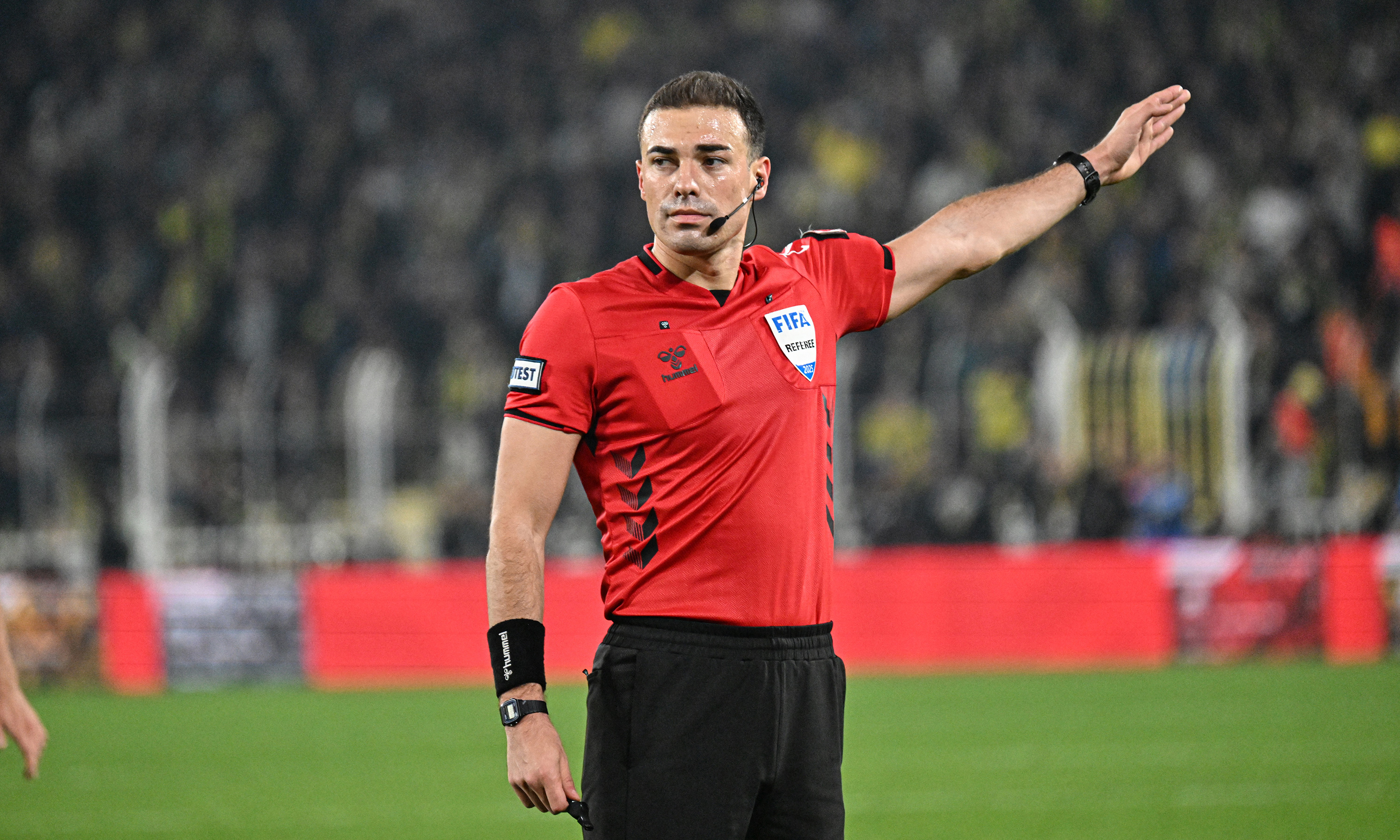 Oğuzhan Çakır, UEFA Konferans Ligi'nde düdük çalacak
