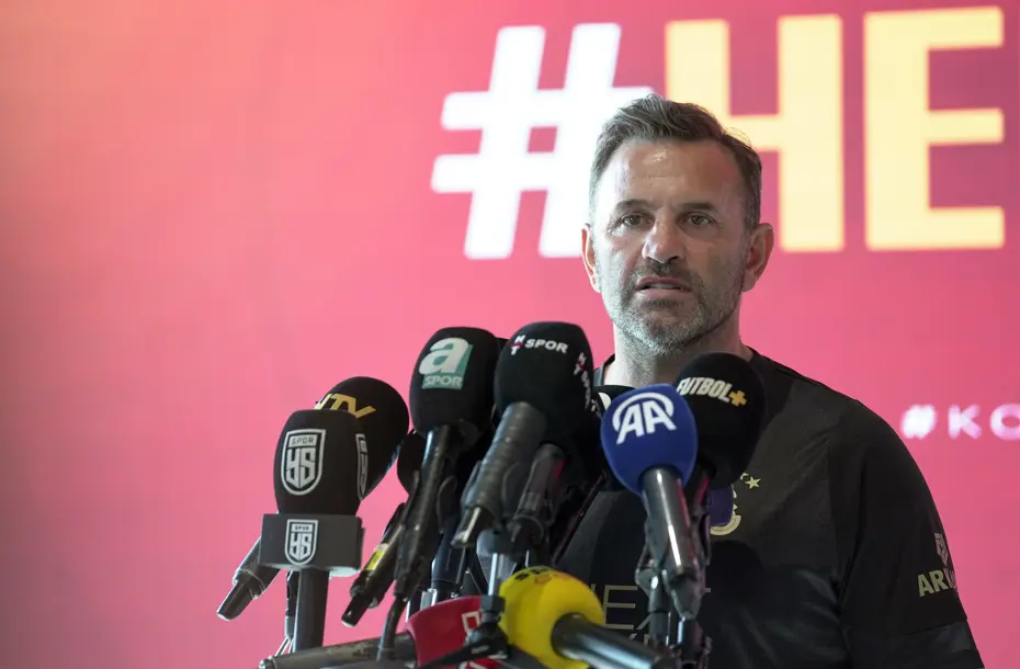 Okan Buruk'un canlı yayında açıkladığı kaleci elden kaçıyor: Dünya deviyle söz kesti - 2