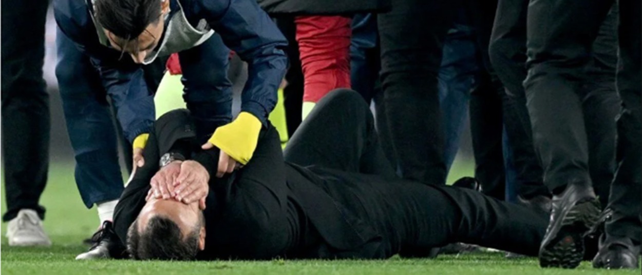 Okan Buruk'tan Mourinho'ya 'Oscarlık Performans' İtirafı: 'Yere Kapaklanmam Biraz Abartıydı!'