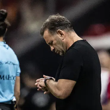 Okan Buruk'tan şampiyonluk ve transfer mesajıOkan Buruk'tan şampiyonluk ve transfer mesajı