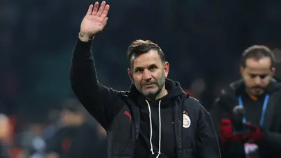 Okan Buruk'tan Jose Mourinho yorumu: "Onun tarzı böyle" Okan Buruk'tan Jose Mourinho yorumu: "Onun tarzı böyle"