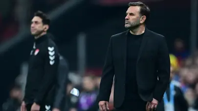 Okan Buruk'tan şampiyonluk mesajı: "Avantajlıyız" Okan Buruk'tan şampiyonluk mesajı: "Avantajlıyız"