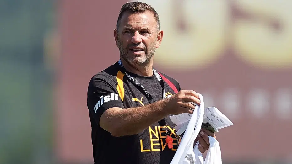 Dobra açıklamalar: Okan Buruk sayısız futbolcu için  tek tek transfer yanıtı verdi - 13