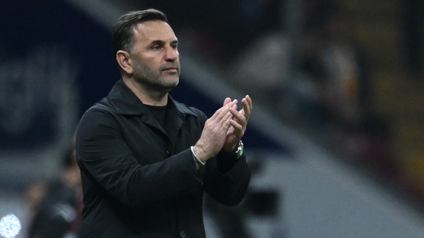 Okan Buruk'tan ıslıklanan Günay Güvenç'e destek