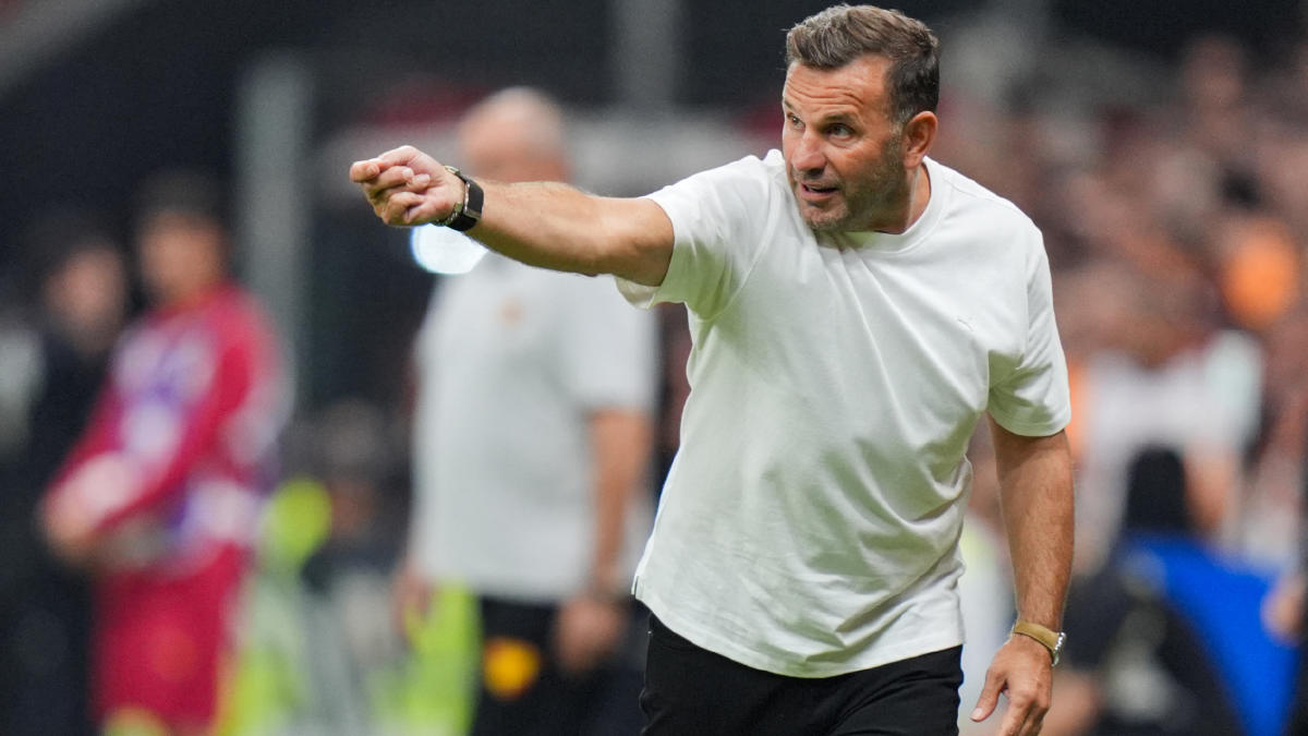 "Gelişmemiz gerekiyor" diyen Okan Buruk'tan transfer sözleri