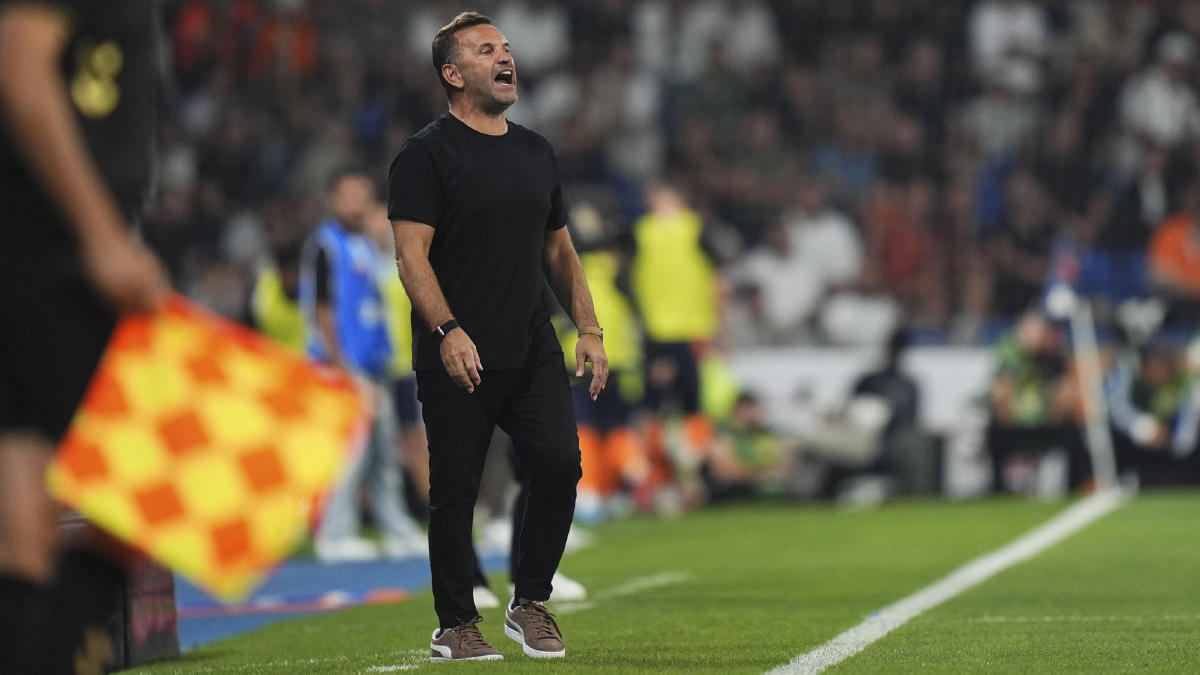 "Çok basit penaltı" diyen Okan Buruk, hakem kararlarına tepki gösterdi