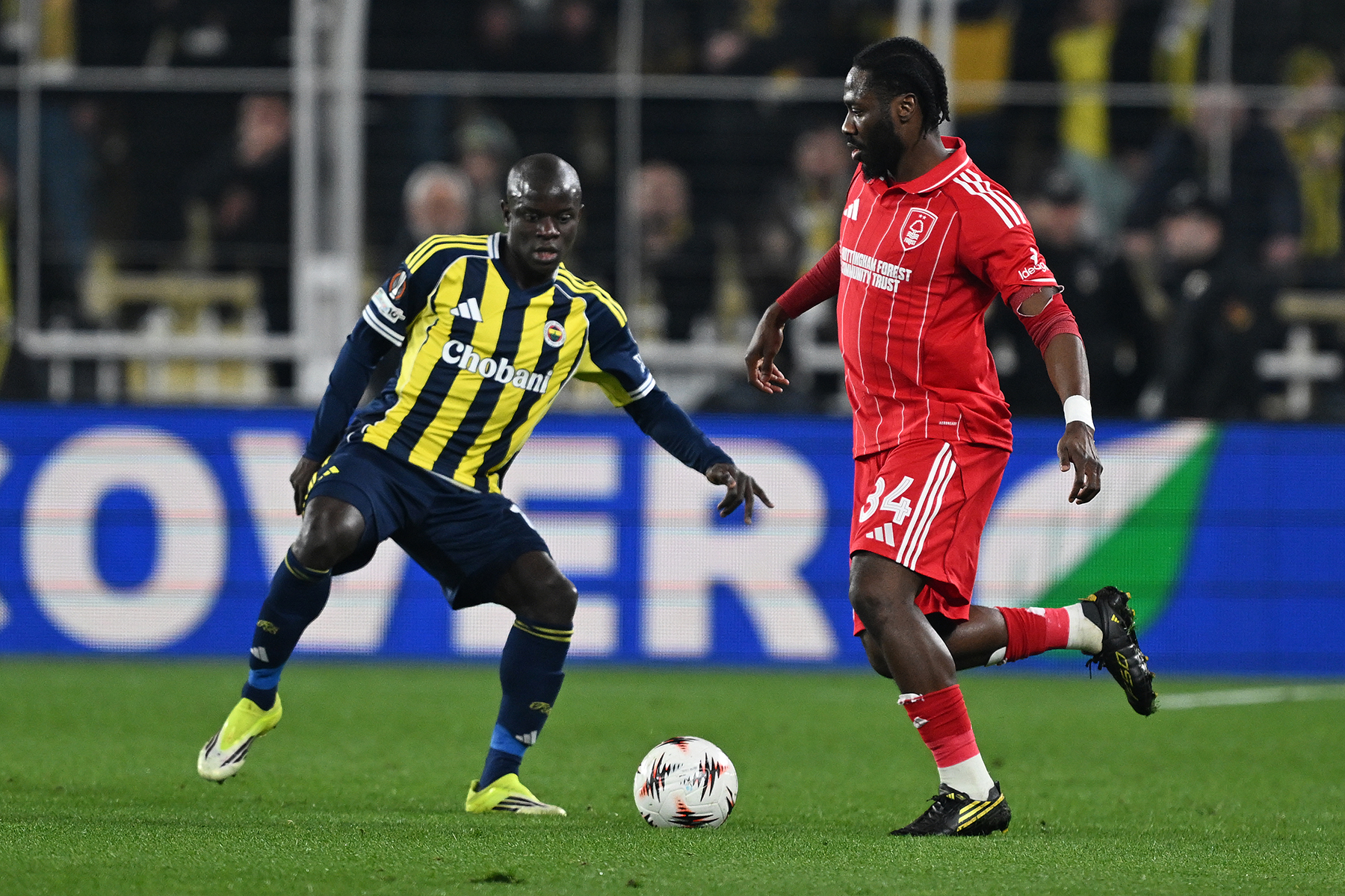 Görüntüler ortaya çıktı! Nottinghamlı Ola Aina'dan Fenerbahçelileri sinirlendiren sözler