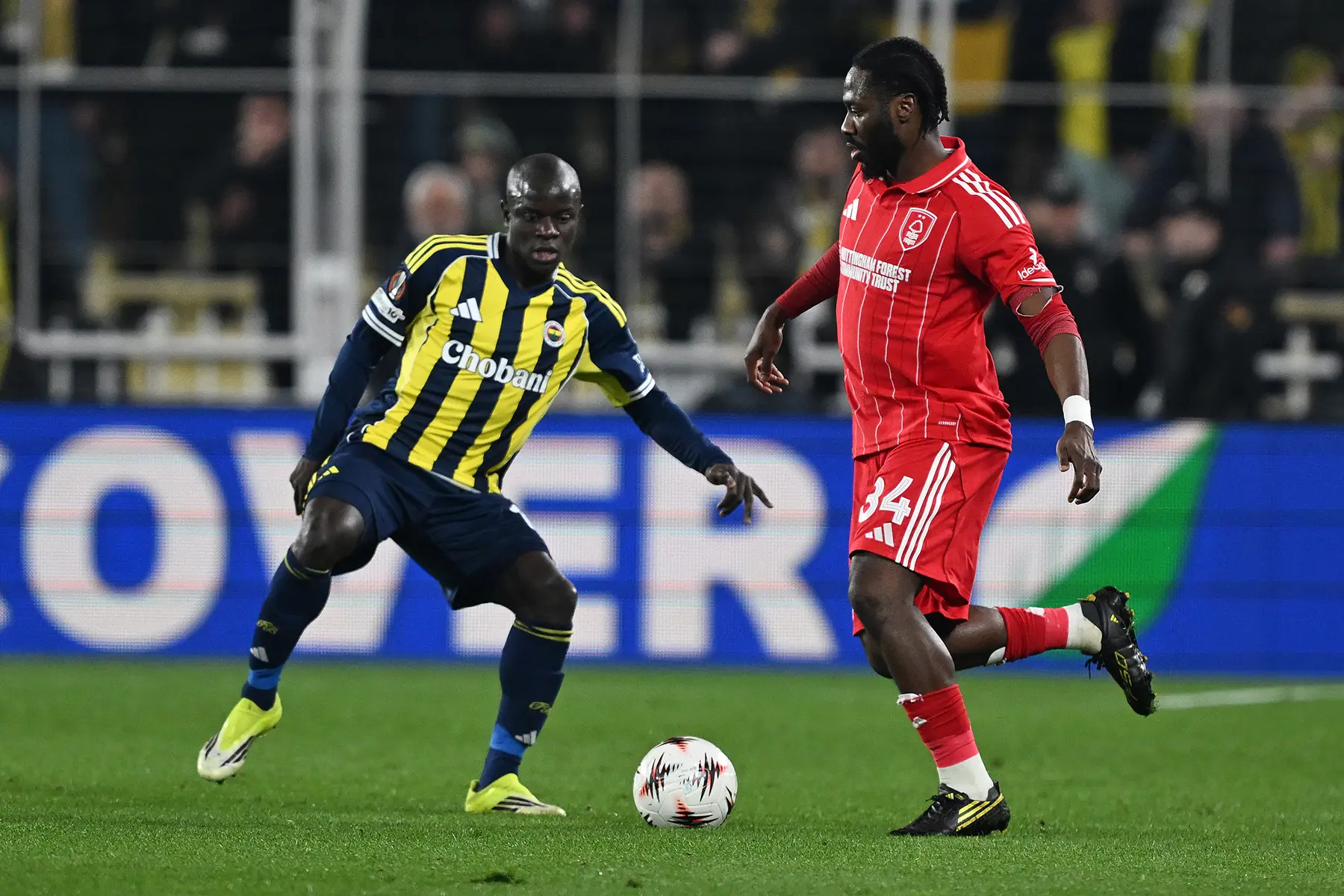 Görüntüler ortaya çıktı! Nottinghamlı Ola Aina'dan Fenerbahçelileri sinirlendiren sözler