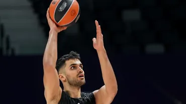 Ömer Faruk Yurtseven'den ilk maçında "double-double"