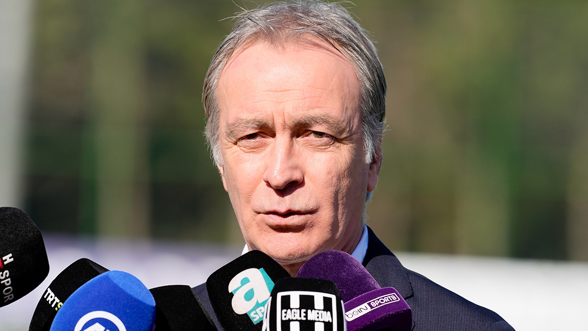 Önder Özen'in Üçlüsü Sahaya Çıkıyor: Beşiktaş Sol Bek Cenneti, Kaleci Pazarlığı Cehennemi!