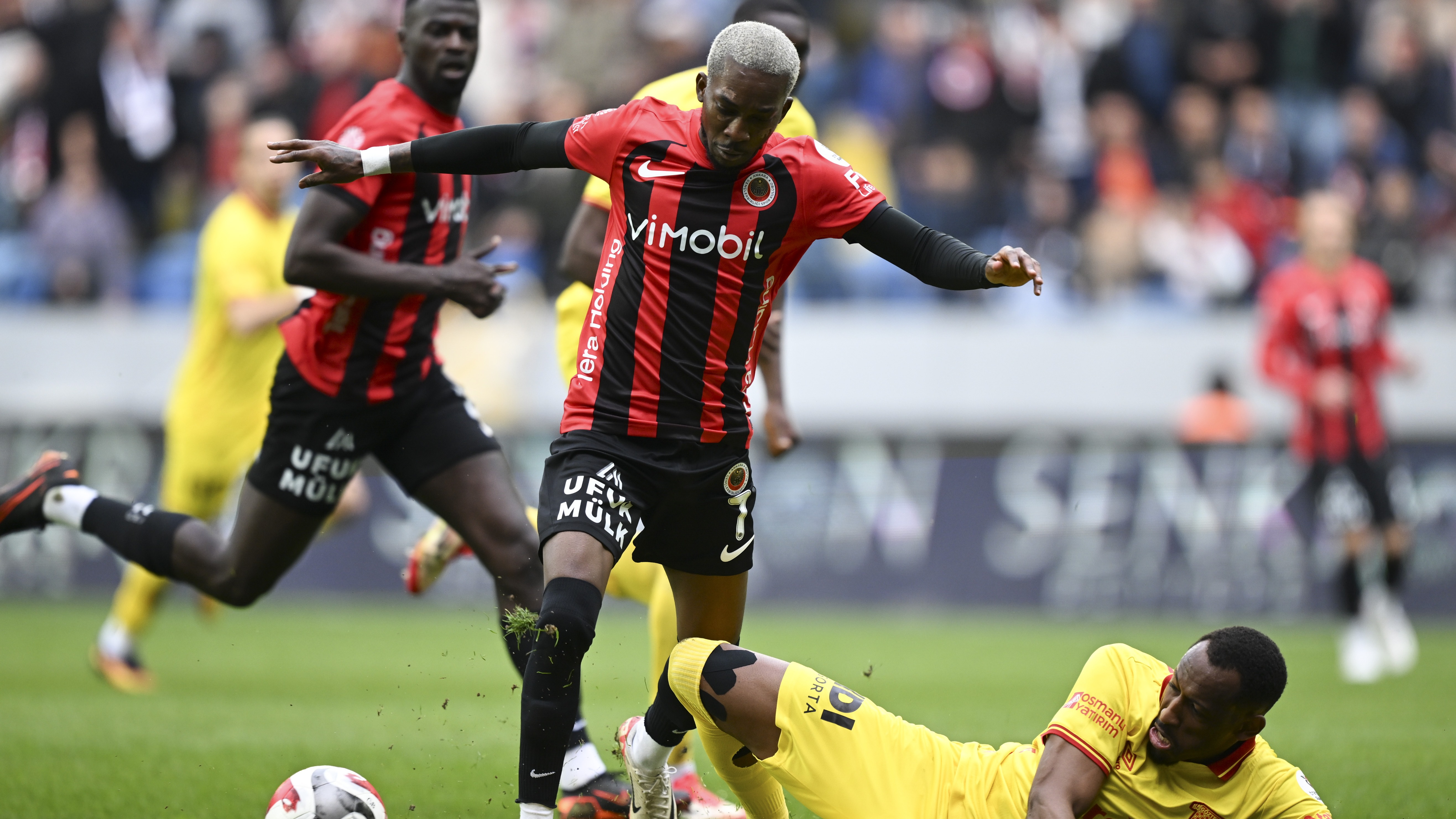 Gençlerbirliği Galatasaray'a hazırlandı, Onyekuru bireysel çalıştı