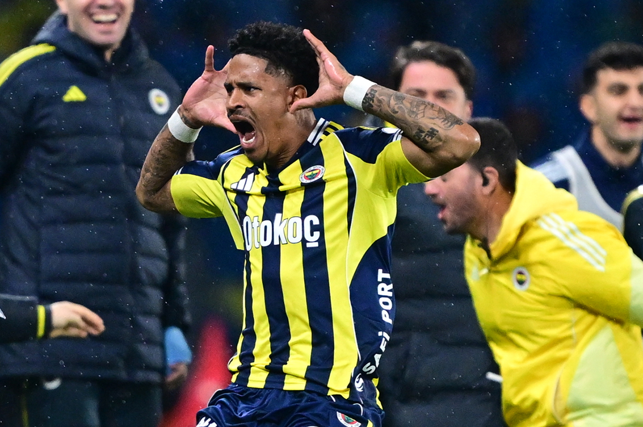 Fenerbahçe'ye kötü haber: Derbide gol atan Oosterwolde sakatlandı