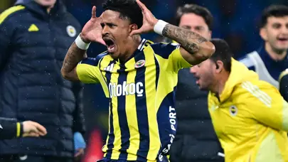 Fenerbahçe'ye kötü haber: Derbide gol atan Oosterwolde sakatlandı