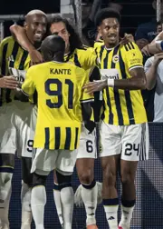 Gözyaşlarını tutamadı, sedyeyle oyundan çıktıGözyaşlarını tutamadı, sedyeyle oyundan çıktı