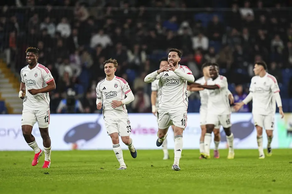 "Ersin Destanoğlu'na dua etsinler" | Spor yazarları Beşiktaş için ne dedi? - 4 "Ersin Destanoğlu'na dua etsinler" | Spor yazarları Beşiktaş için ne dedi? - 4