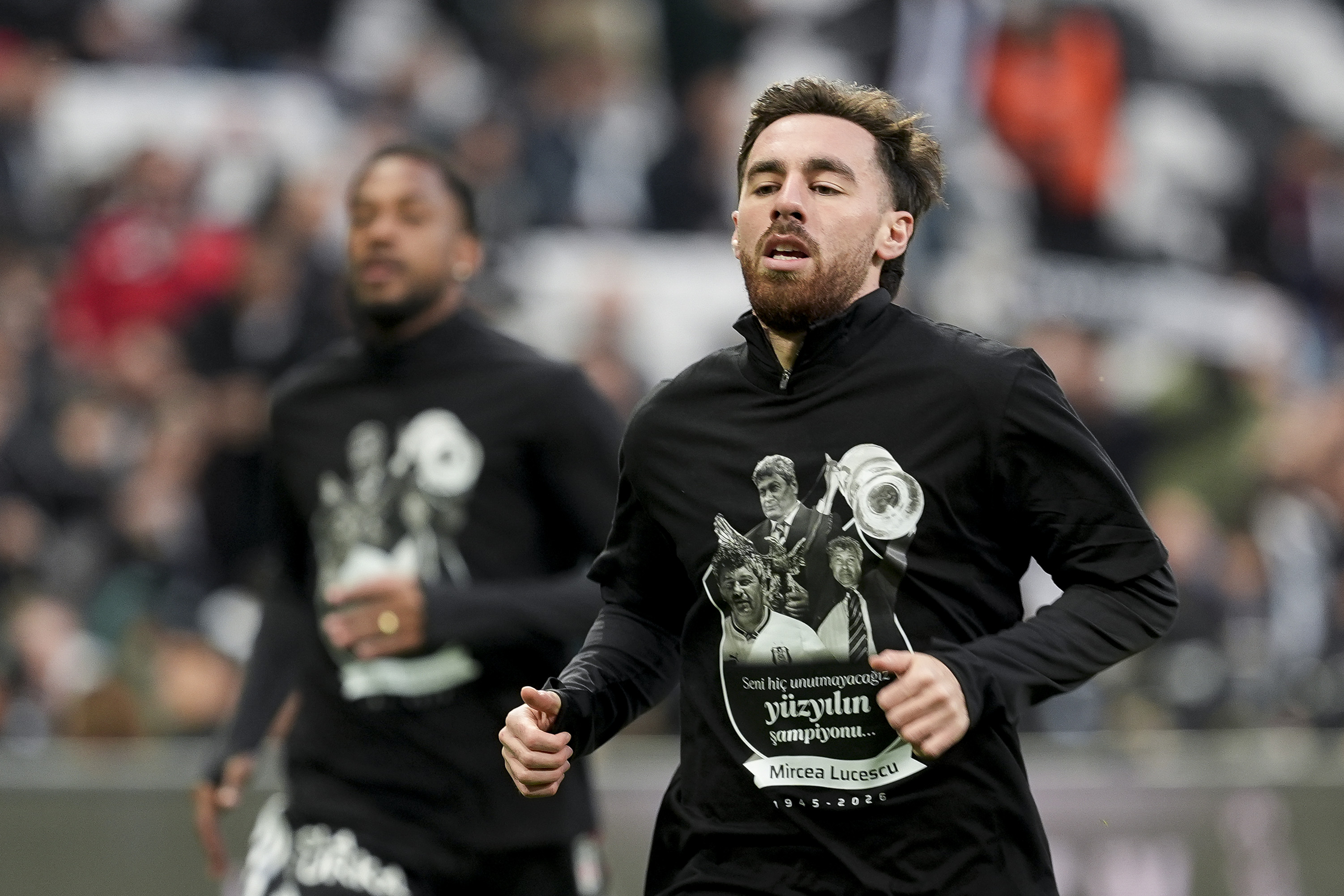 Beşiktaş - Antalyaspor maçı öncesi Mircea Lucescu unutulmadı