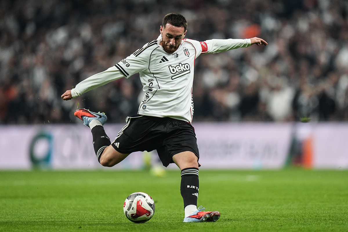 Orkun Kökçü cephesinden kırmızı kart sözleri: Eleştirilere babasından yanıt geldi 