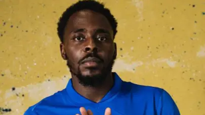 İngiltere'de kıyamet koptu, Osayi-Samuel linç ediliyor: Kulüpte görmek dahi istemiyorlar İngiltere'de kıyamet koptu, Osayi-Samuel linç ediliyor: Kulüpte görmek dahi istemiyorlar