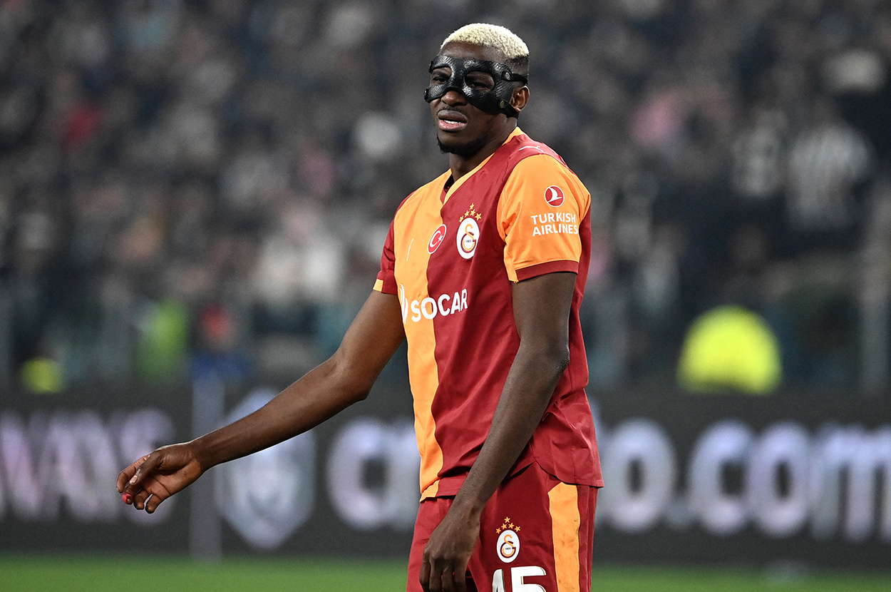 Süper Lig'in 24. haftasında Galatasaray, bu akşam Alanyaspor'u konuk edecek. Saat 20.00'de başlayacak karşılaşmada teknik direktör Okan Buruk'un Osimhen'i kulübeye çekeceği belirtildi.