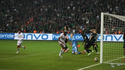 Osimhen maça damga vuran pozisyon için konuştu Osimhen maça damga vuran pozisyon için konuştu