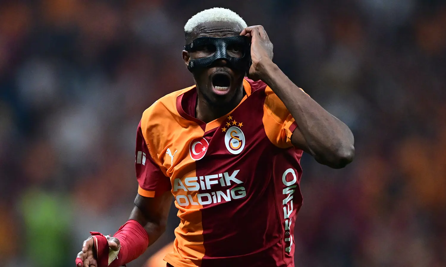 Victor Osimhen, vatandaşına Galatasaray'a transfer olması için ikna telefonu açtı