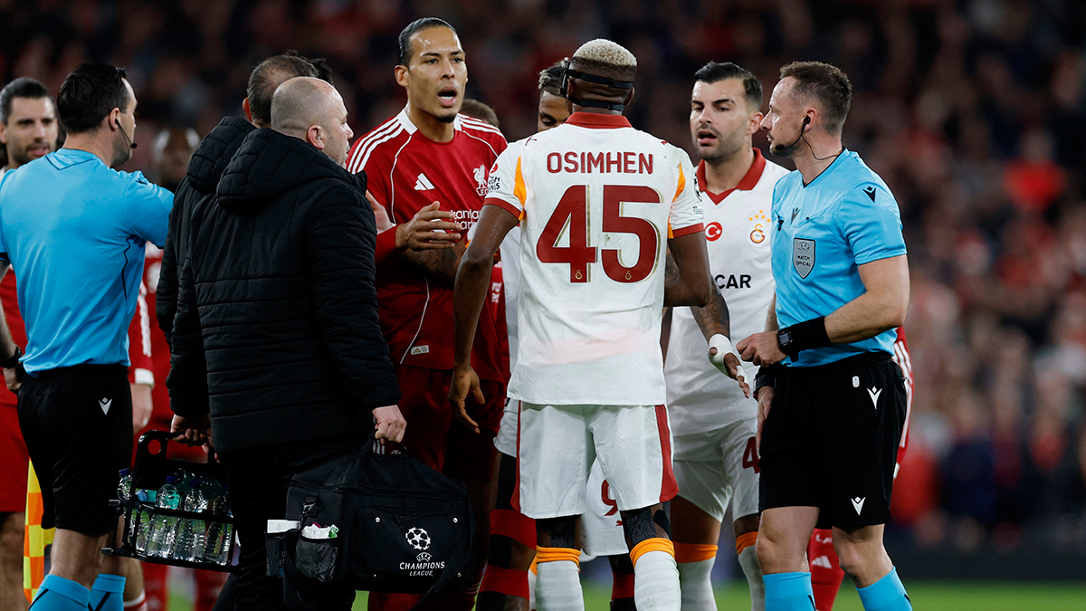 Galatasaray'ın yıldız golcüsü Victor Osimhen, Şampiyonlar Ligi son 16 turu rövanşında deplasmanda oynanan Liverpool maçında şanssız bir yaşamış ve Nijeryalı futbolcunun kolu kırılmıştı.